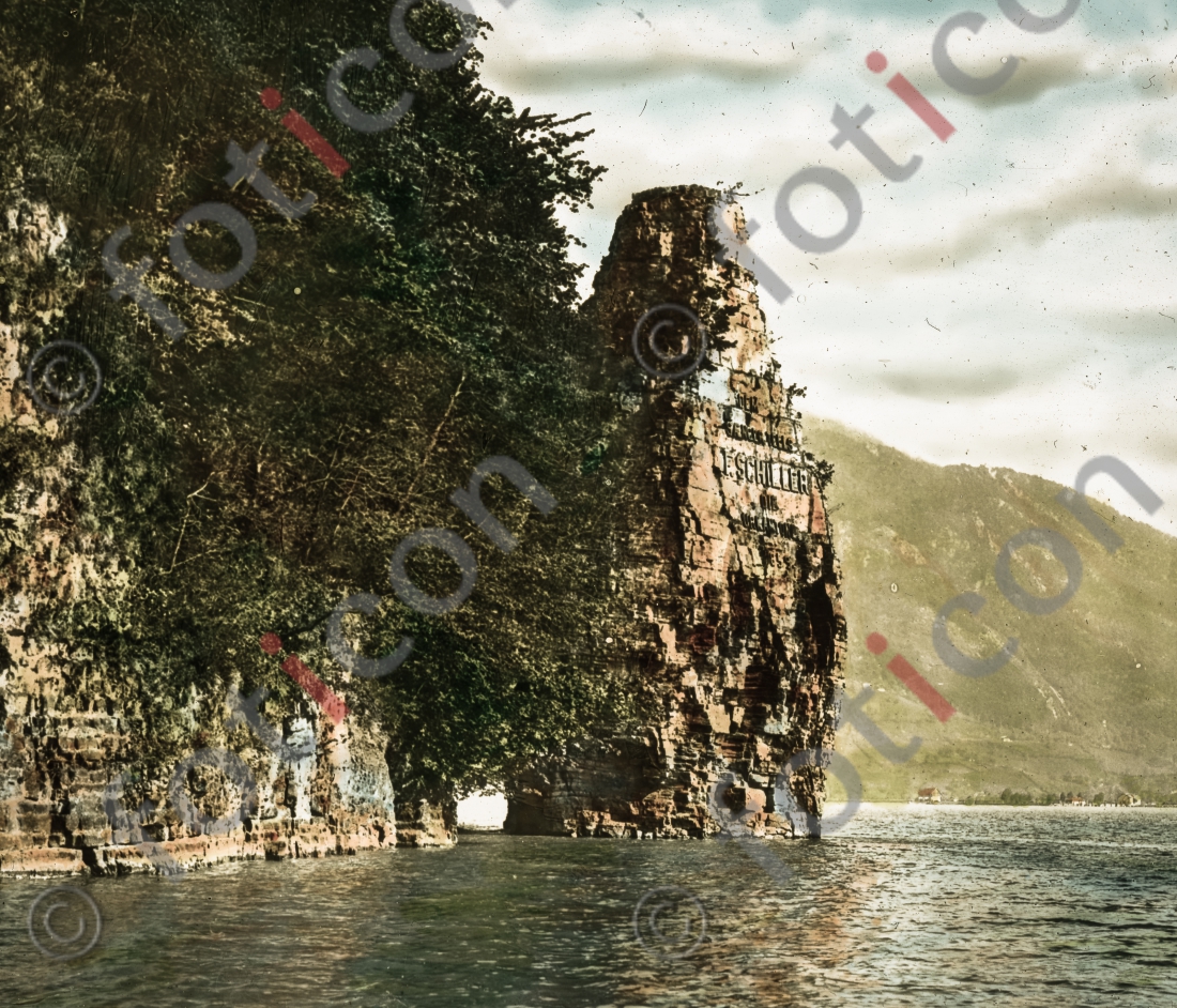 Schillerstein am Vierwaldstätter See | Schillerstein on Lake Lucerne  - Foto simon-156-084.jpg | foticon.de - Bilddatenbank für Motive aus Geschichte und Kultur